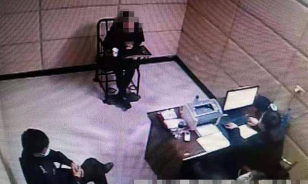 【beat365亚洲体育官方网站】
鄂州一涉嫌买卖国家机关证件印章团伙落网(图2) 【beat365亚洲体育官方网站】
鄂州一涉嫌买卖国家机关证件印章团伙落网(图2)