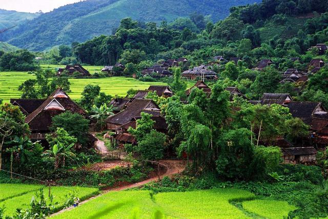 beat365官网-陈书莹到钟山工业园区召开工作协调会(图1) beat365官网