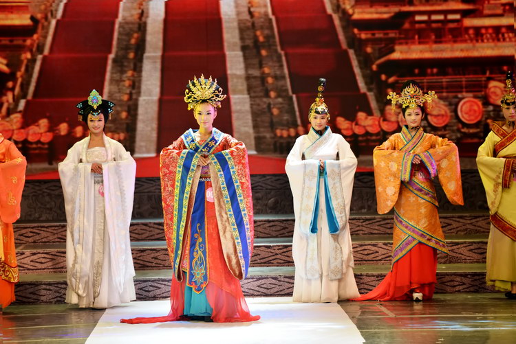 beat365官网|
PS5上市当天即可游玩海量PS4游戏 且画面经由强化